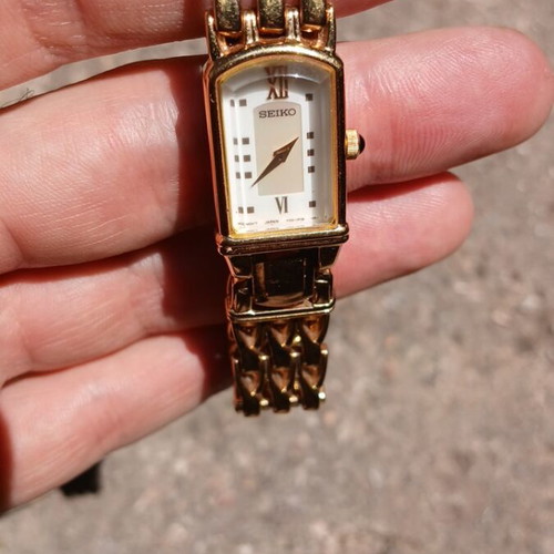 Seiko vintage Y150-5V90 wristwatch like new, gold bracelet 48R0-ZJ