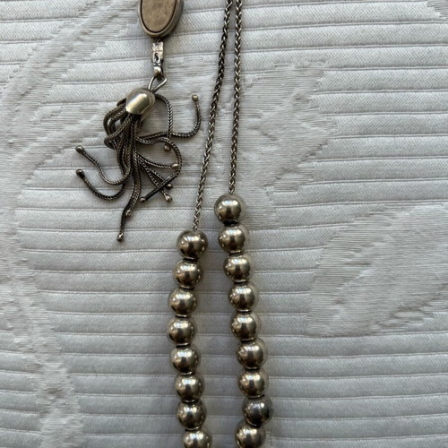 Silver worry beads used, 29 grams, silver color