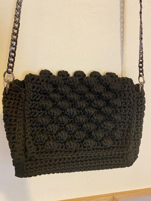 Handmade black shoulder bag new with chain and clip