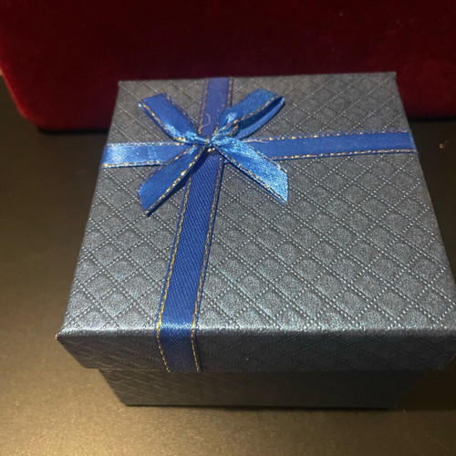 Geneva wristwatch like new with blue silicone strap
