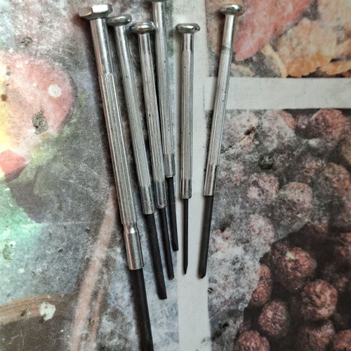 Set of 6 precision screwdrivers for fine mechanics