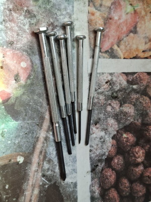 Set of 6 precision screwdrivers for fine mechanics