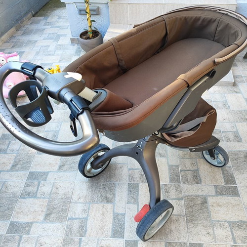 Stokke Xplory stroller like new with carrycot and accessories