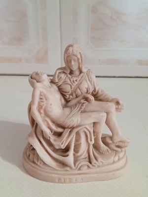 Pieta decorative table sculpture like new