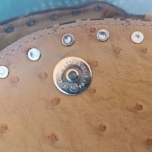 Guess vintage shoulder bag like new, beige and pink