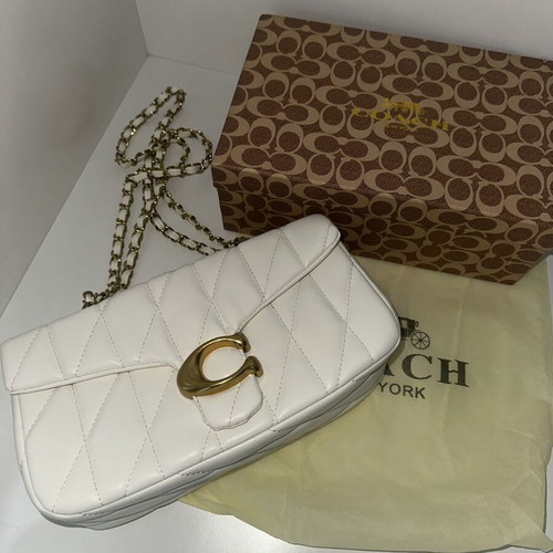 Coach Tabby 26 shoulder bag new with gold chain, white