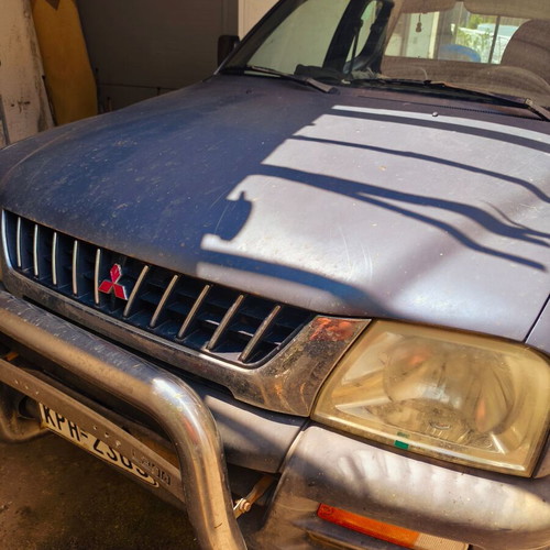 Mitsubishi L200 4x4 SUV like new, petrol, manual, 240000 km