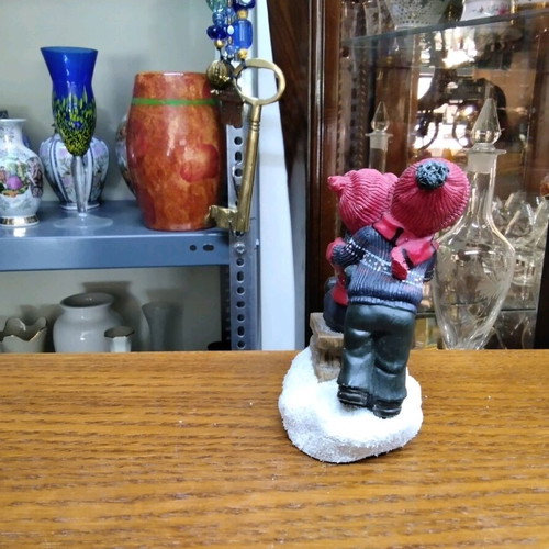 Porcelain figure of children playing from 1990 like new