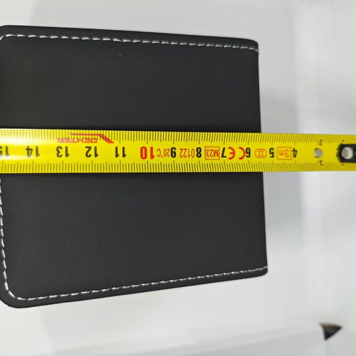 Watch case made of leatherette with protective cushion new