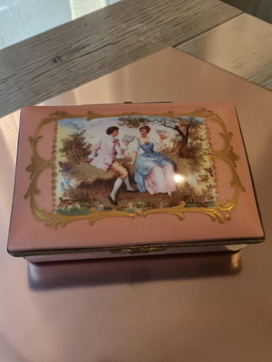 French antique porcelain jewelry box like new, vintage romantic style