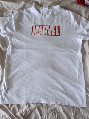Marvel men's t shirt white XL like new