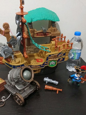 BW Pirate Ship and Island Playset used with figure and accessories