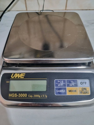UWE HGS-3000 stainless steel precision scale like new