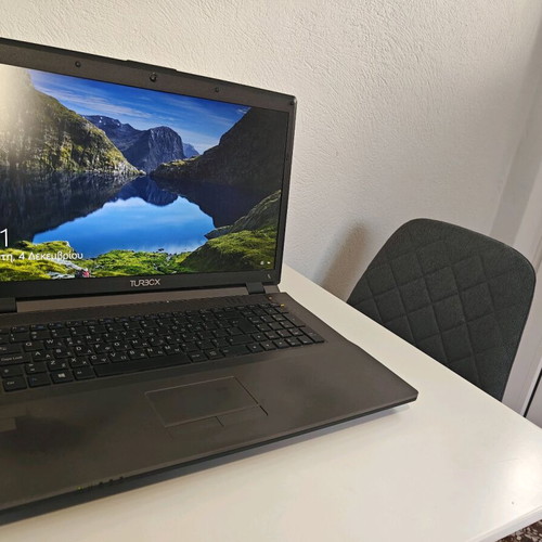 TurboX gaming laptop like new, Intel Core i7, 19 inch, 32GB RAM, 1TB SSD