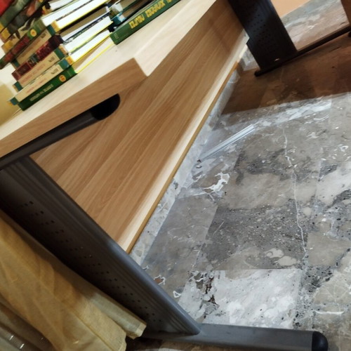 Desk 180x80x75 like new, wood and metal