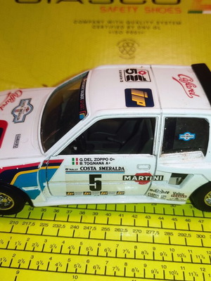 Burago set of 2 models Peugeot 205 Turbo 16 and Porsche 911 Carrera used