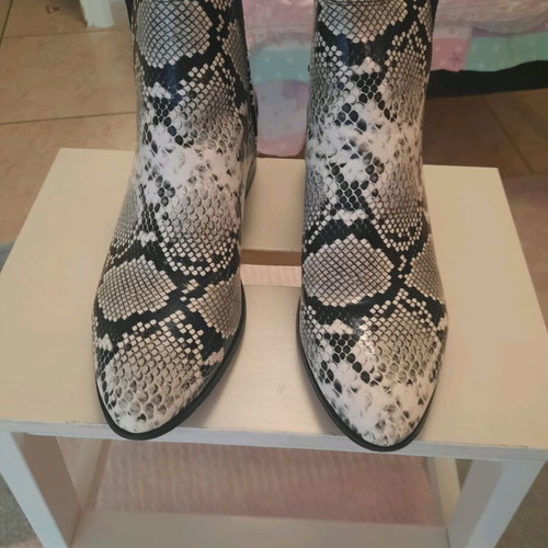 La Bottine Souriante women's ankle boots like new, animal print size 41