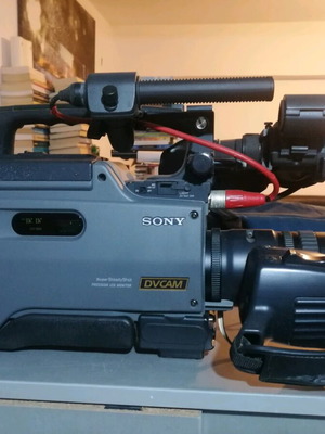 SONY DSR-250P, DV, DVCAM. DSR-DU1 DV, DVCAM HD 40GB IDX CHARGER ENDURA. .