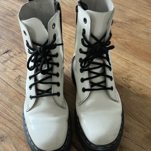 Dr Martens boots white leather size 38 like new