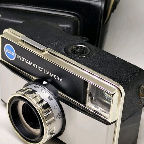 Kodak Instamatic 255X vintage camera like new with original case