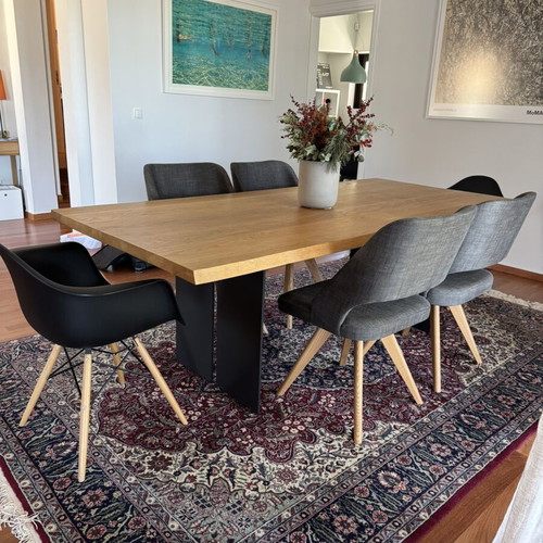 Solid oak dining table 220x110 with set of 4 chairs