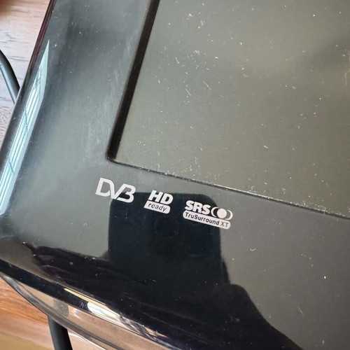 Samsung LE26R86BD TV 26 inch HD Ready LCD with decoder like new