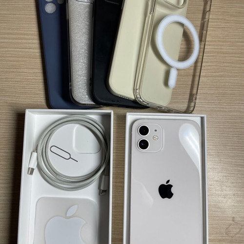 iPhone 12 White 64GB like new with 5… - € 280,00 - Vendora.cy