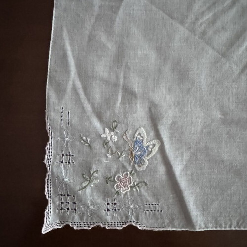 Set of 2 white square napkins with blue butterfly new