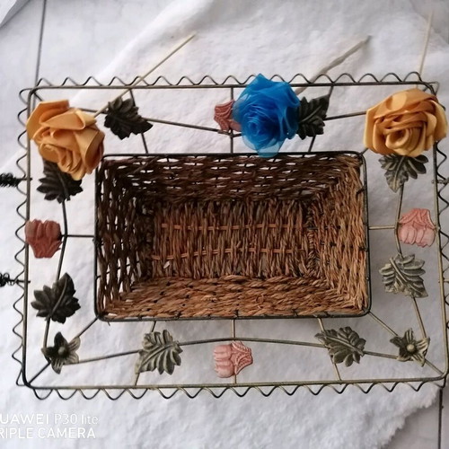 Decorative basket like new