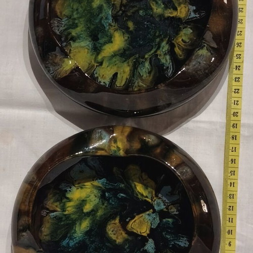 Clay ashtrays like new, set of 2 with colorful design