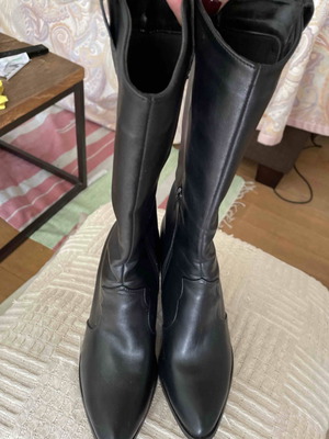 Beatrice boots size 37 handmade black with fluffy lining