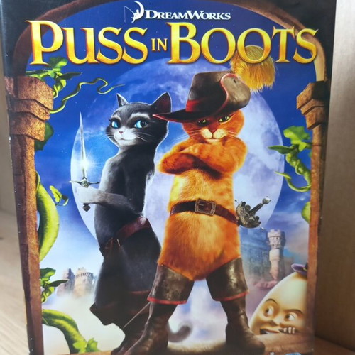 Puss in Boots DVD used with English subs