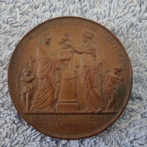 Louis XVIII Bronze Medal by Andrieu, like new, anniversary of Louis XVI execution
