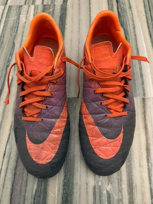 Nike Mercurial μεταχειρισμένα, νούμερο 44, πορτοκαλί ποδοσφαιρικά παπούτσια