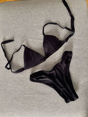 Bikini triangle swimsuit like new with adjustable straps, size S-M