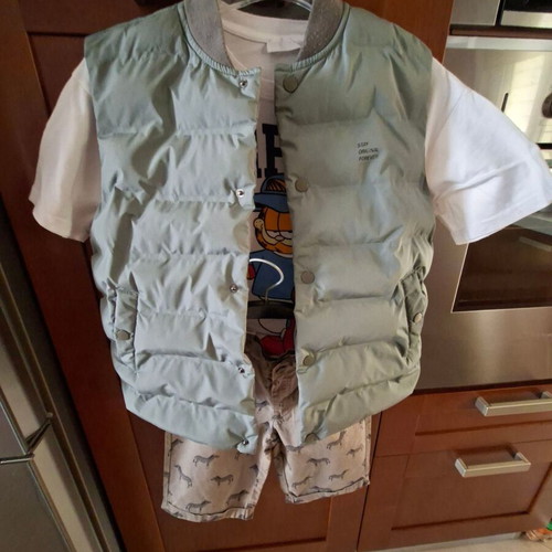 Package with 1 Zara vest 8-9 years, 1 new Orchestra shorts and 1 free t-shirt