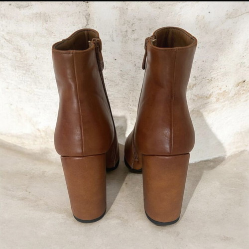 Wellspring Camel Boots New Size 39