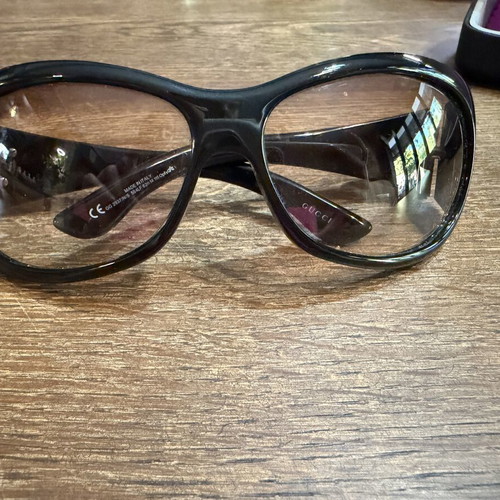 Gucci sunglasses like new, black and silver