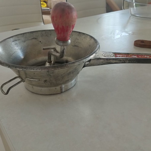 Vintage Passe-Légumes Vegetable Grinder ALG used, red handle