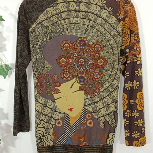 Desigual long-sleeve top with geisha print like new, multicolor