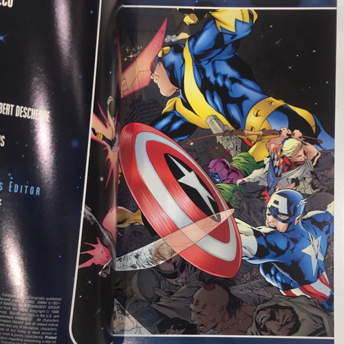 Avengers Legends Avengers Forever Marvel volume like new, in English