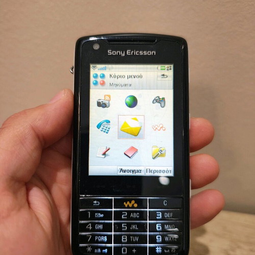 Sony Ericsson W960i used in good condition without charger