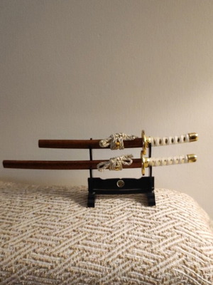 Set of 2 Japanese decorative Katana and Wakizashi swords with stand