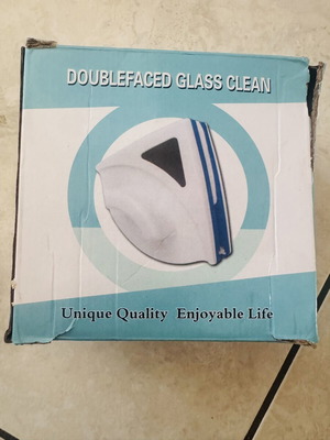 Magnetic Double-Sided Window Cleaner (New)
