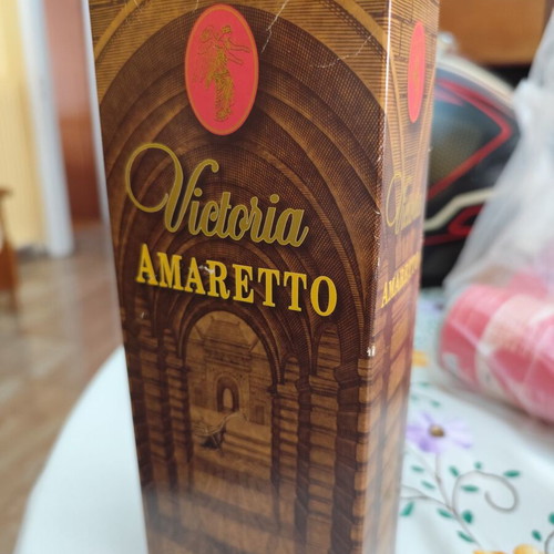 Victoria Amaretto sweet almond liqueur from Italian distillery Florio 750cl 28%