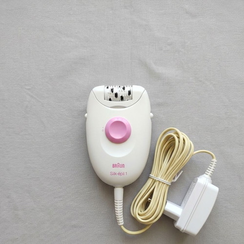 Braun Silk-épil 1 Epilator like new, white with pink details