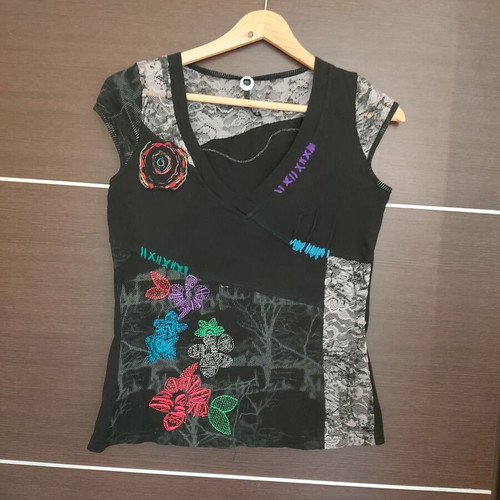 Black women's t-shirt like new, size M, 100% cotton