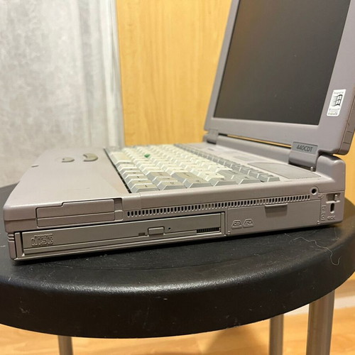 Toshiba 440 CDT computer with Windows 98 Second Edition like new