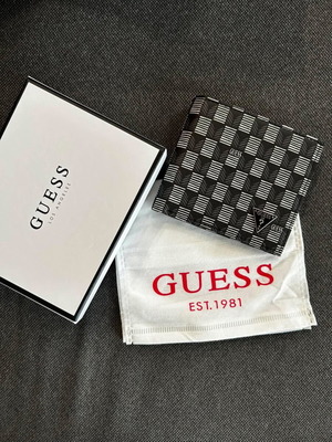 Guess wallet black and white