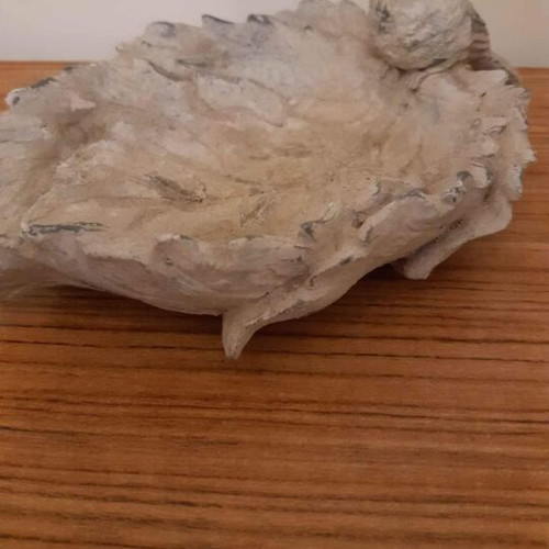 Decorative tabletop leaf-shaped ornament with bird like new